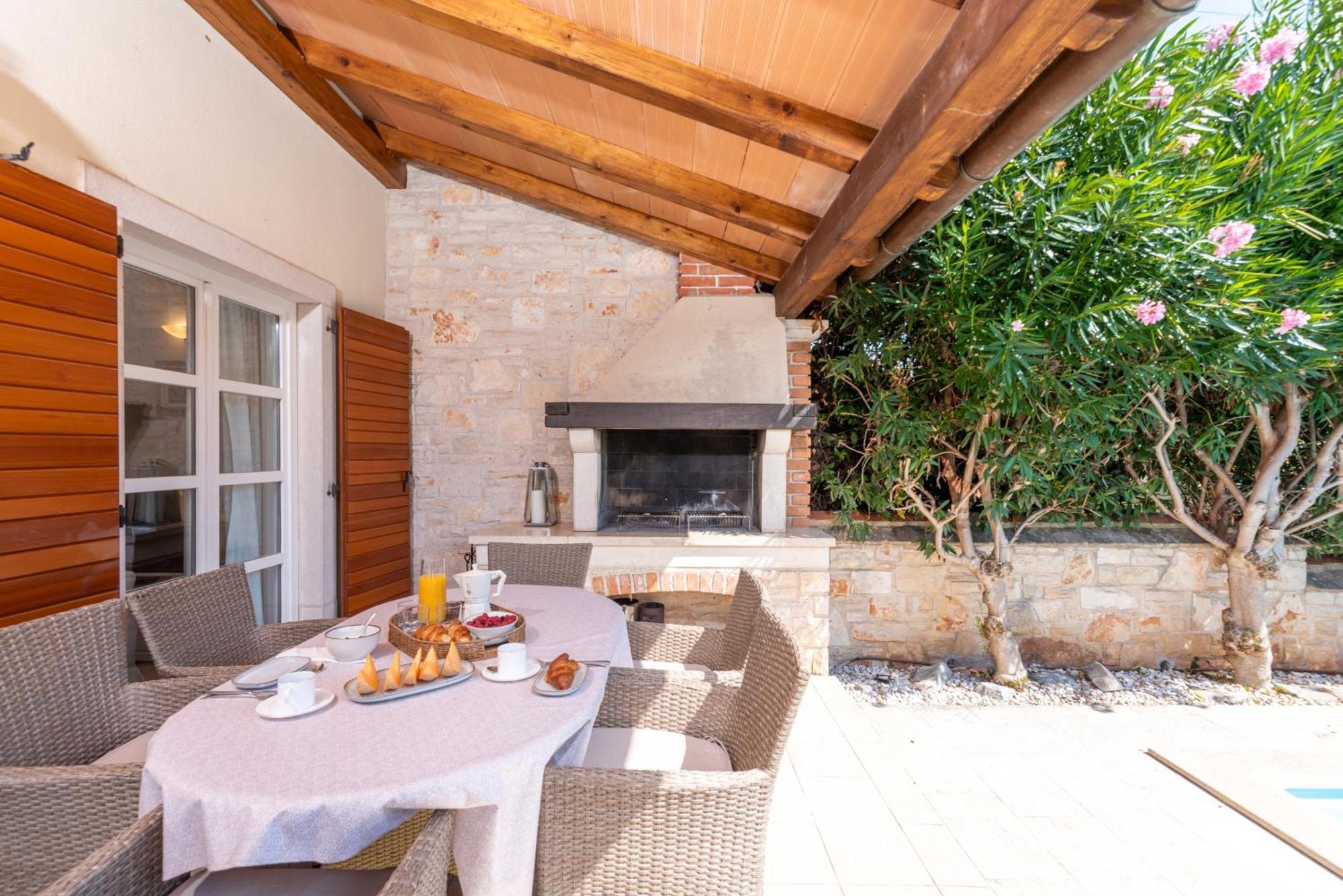 Tar-Vabriga Villa Mia Lea מראה חיצוני תמונה